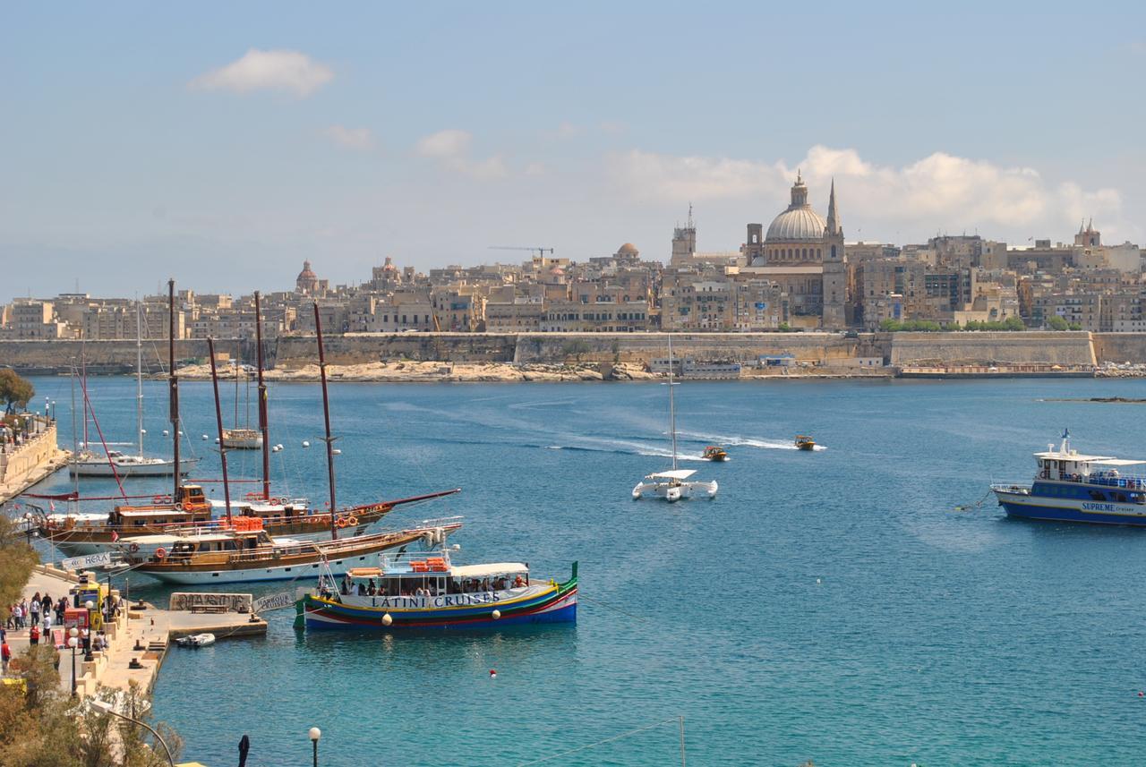 Spacious Seaview Sliema Apt, Steps From Valletta Ferry Eksteriør bilde